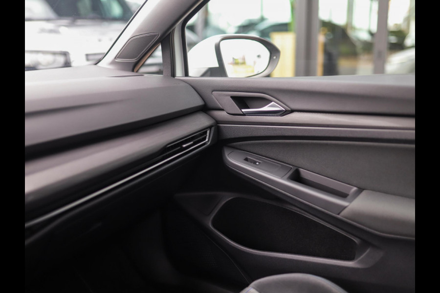 Volkswagen Golf 1.4 eHybrid GTE | Stoel/Stuurverw. | Carplay | IQ Light | PDC | 3-Zone Airco