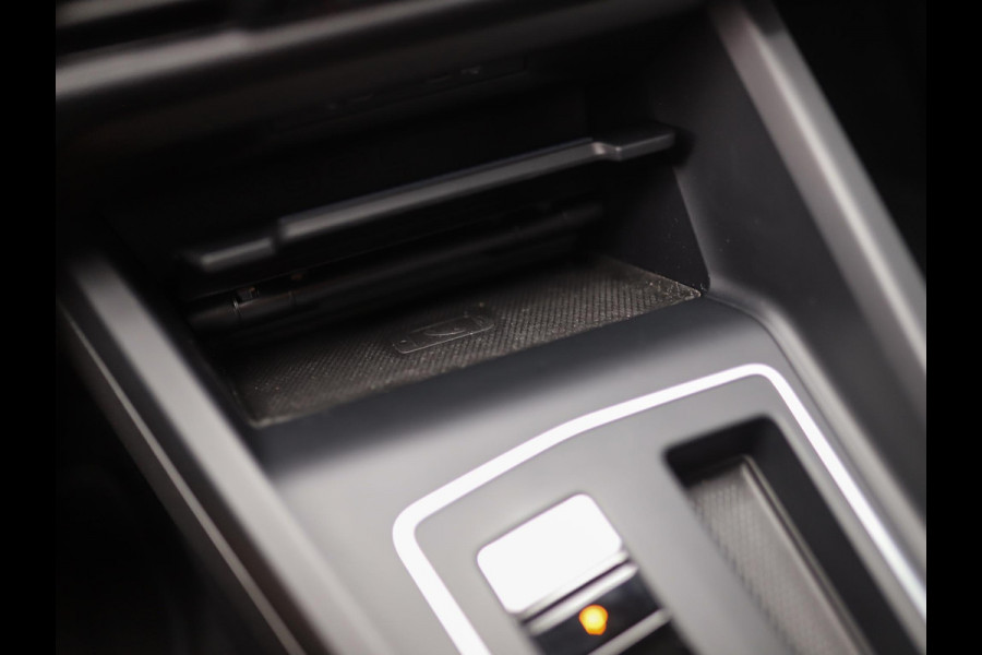 Volkswagen Golf 1.4 eHybrid GTE | Stoel/Stuurverw. | Carplay | IQ Light | PDC | 3-Zone Airco