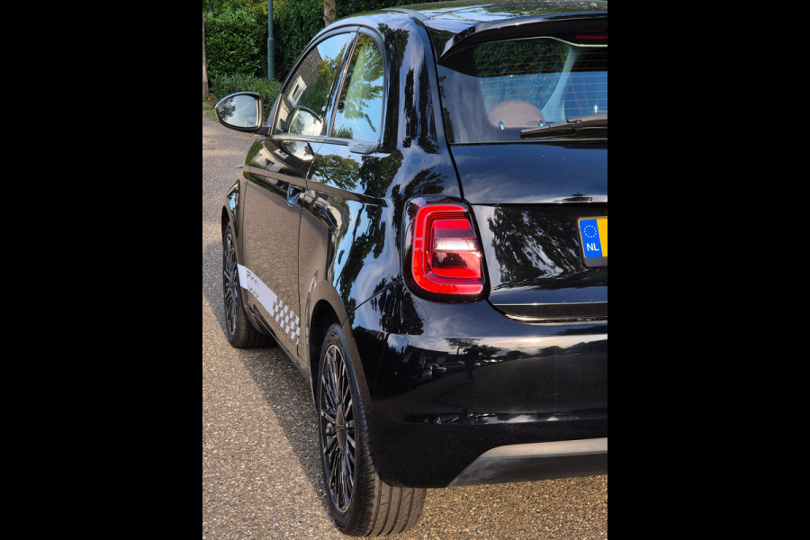 Fiat 500 42 kWh Top SoH 93% CarPlay Special Edition Amaretto Rund Leder interieur 2e Eig NAP