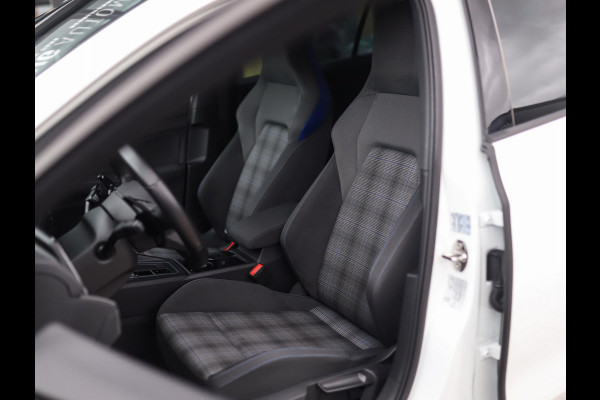 Volkswagen Golf 1.4 eHybrid GTE | Stoel/Stuurverw. | Carplay | IQ Light | PDC | 3-Zone Airco