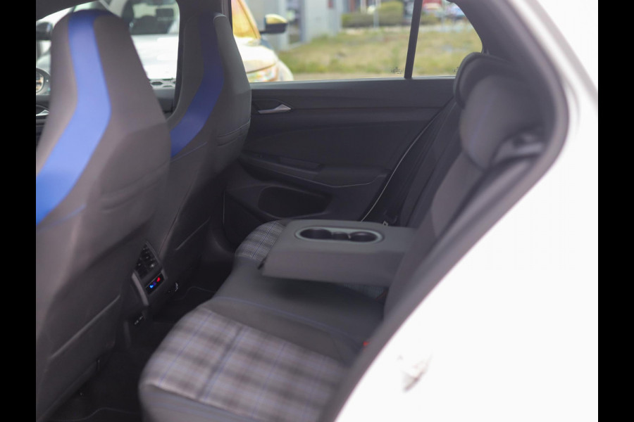 Volkswagen Golf 1.4 eHybrid GTE | Stoel/Stuurverw. | Carplay | IQ Light | PDC | 3-Zone Airco