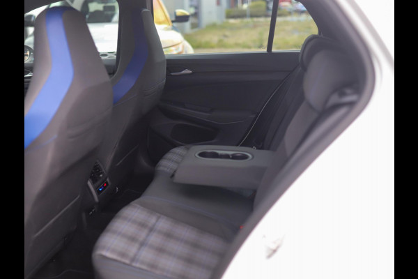 Volkswagen Golf 1.4 eHybrid GTE | Stoel/Stuurverw. | Carplay | IQ Light | PDC | 3-Zone Airco