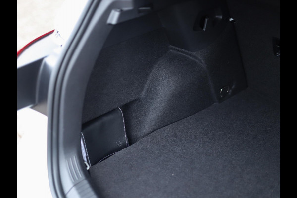 Volkswagen Golf 1.4 eHybrid GTE | Stoel/Stuurverw. | Carplay | IQ Light | PDC | 3-Zone Airco