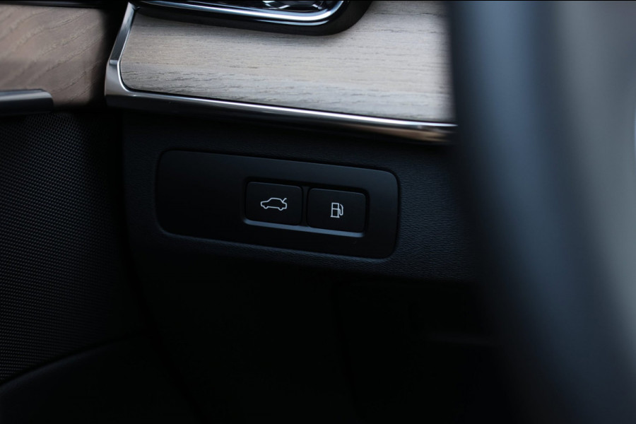 Volvo XC90 2.0 T8 Plug-in hybrid AWD Plus Dark *Pano*H/K*Head-Up*360 Camera*