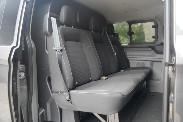 Ford Transit Custom 320 2.0 TDCI L1H1 Trend DC 136pk 6 Zits - Trekhaak - Stoel/Stuurverwarming - LED - Carplay/Android - Cruise - Rijklaar