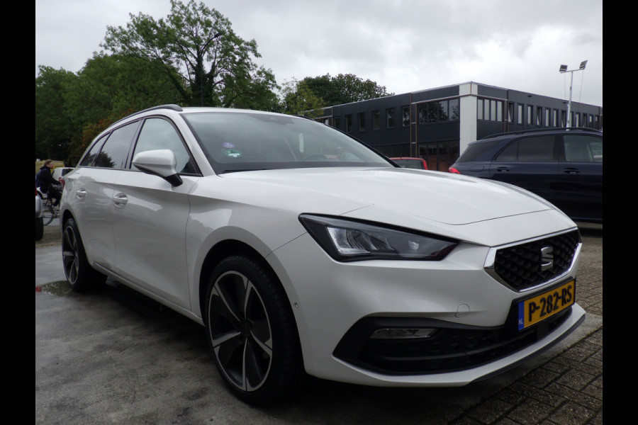 Seat Leon Sportstourer 1.0 eTSI Hybrid Style Business Intense, AUT, Camera, Cruise!