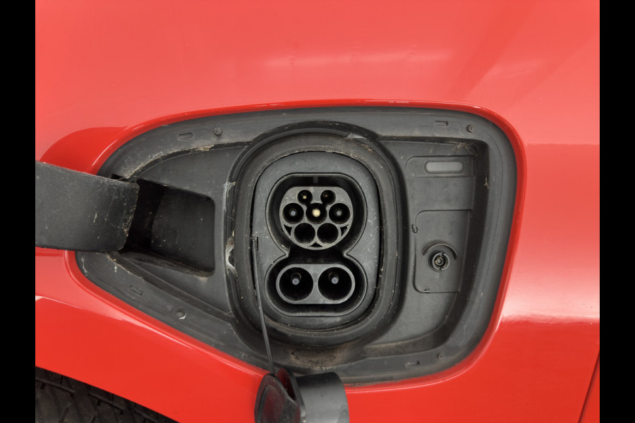 Jaguar I-PACE EV400 First Edition 90 kWh {SoH-90%} Aut. *PANO | HEAD-UP | LEATHER | FULL-LED | HEATED-SPORTSEATS | MEMORY-PACK | BLIND-SPOT | MERIDIAN-SOUND | DIGI-COCKPIT | PRIVACY-GLASS | AMBIENT-LIGHT | CAMERA | KEYLESS | 22''ALU*