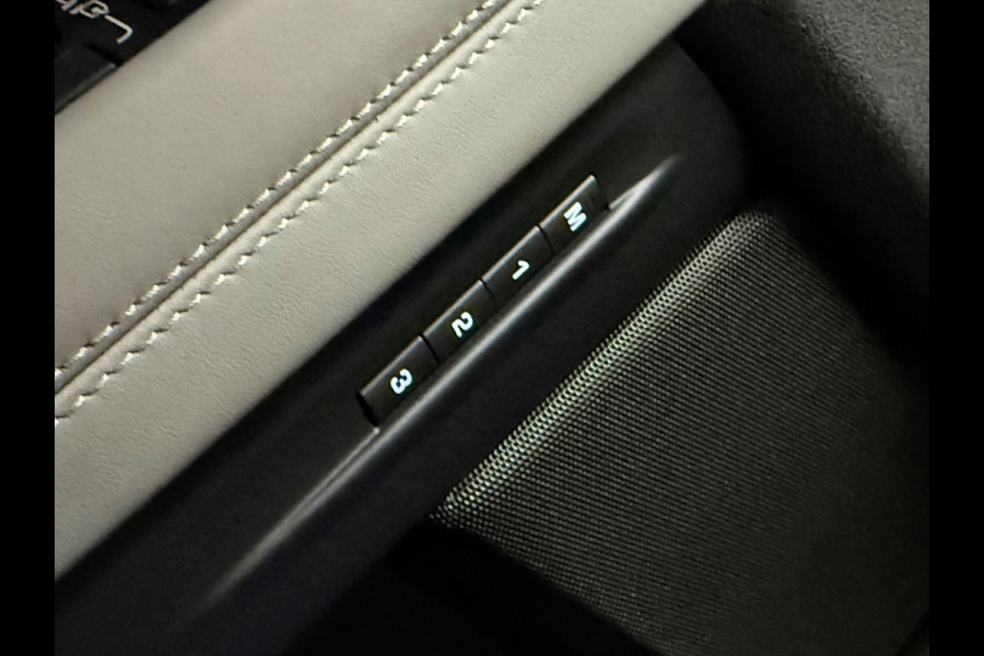 Land Rover Range Rover Evoque 1.5 P300e AWD Autobiography R Dynamic | Pano | Stoelverwarming | Camera | Led | Carplay