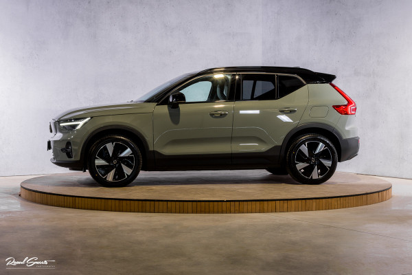 Volvo XC40 Single Motor Extended Range Plus 82 kWh | Sage green | Tailored wool | Adaptieve cruise | Zwenkbare trekhaak | Blis |
