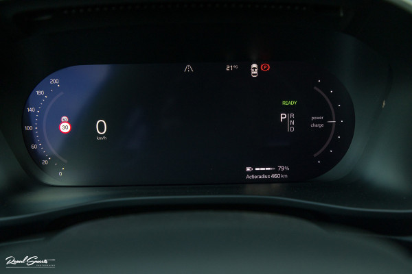 Volvo XC40 Single Motor Extended Range Plus 82 kWh | Sage green | Tailored wool | Adaptieve cruise | Zwenkbare trekhaak | Blis |