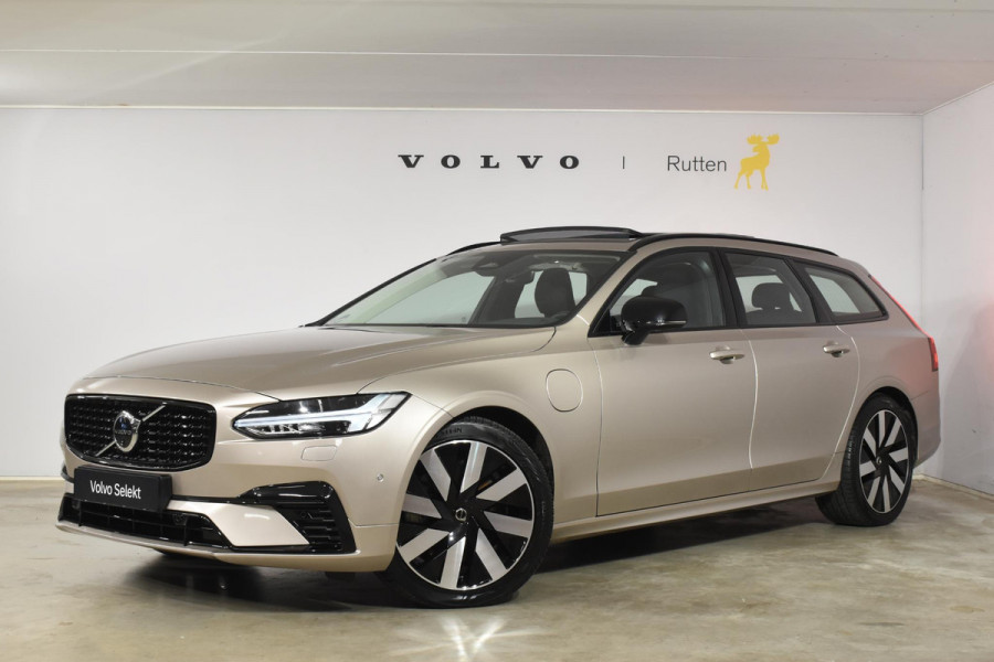 Volvo V90 T8 455PK Plug-in hybrid AWD Ultra Dark / Adaptive Cruise Control / Elektrisch panoramisch schuifdak / Head-up Display / Elektrische voorstoelen met geheugen / Trekhaak elektrisch uitklapbaar / Stuurverwarming / Stoelverwarming V+A / 360 Camera / Harman Kardon