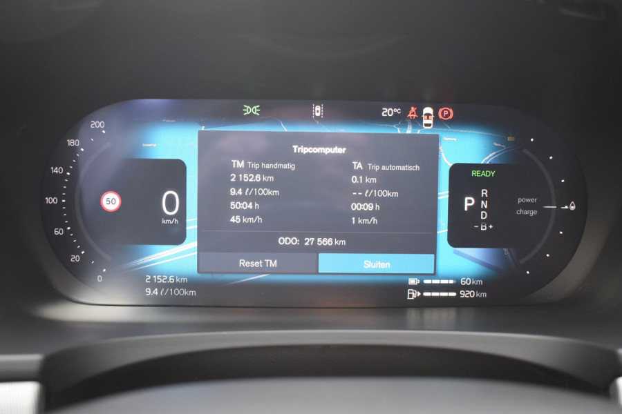 Volvo V90 T8 455PK Plug-in hybrid AWD Ultra Dark / Adaptive Cruise Control / Elektrisch panoramisch schuifdak / Head-up Display / Elektrische voorstoelen met geheugen / Trekhaak elektrisch uitklapbaar / Stuurverwarming / Stoelverwarming V+A / 360 Camera / Harman Kardon