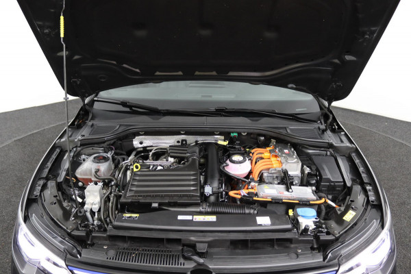 Volkswagen Golf 1.4 eHybrid GTE*ACC*ECC*PANO*IQLIGHT*NAVI*VIRTUAL*