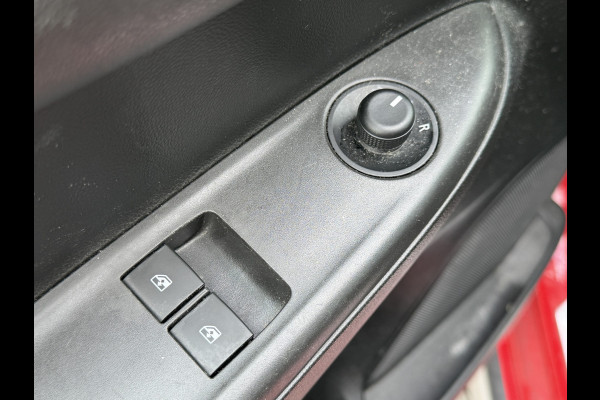 Opel KARL BWJ 2019 | 1.0 74PK Rocks Online Ed. | AIRCO | NAVI | LICHTMETAAL | PDC | DONKER GLAS | CARPLAY |