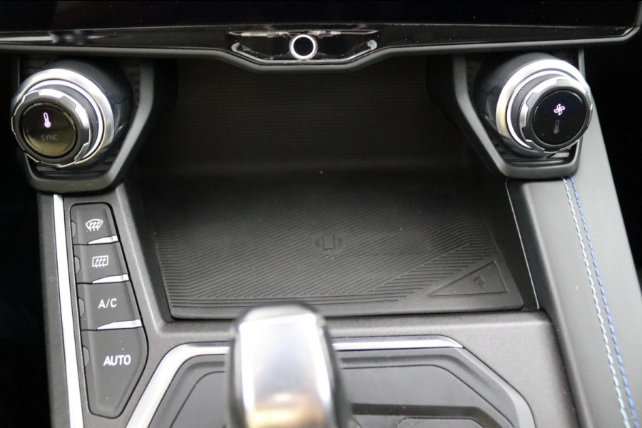 Lynk & Co 01 1.5*PLUG-IN*NAVI*PANO*CAM*ACC*CARPLAY*ECC*LED*
