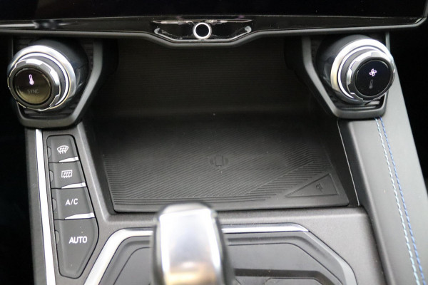 Lynk & Co 01 1.5*PLUG-IN*NAVI*PANO*CAM*ACC*CARPLAY*ECC*LED*