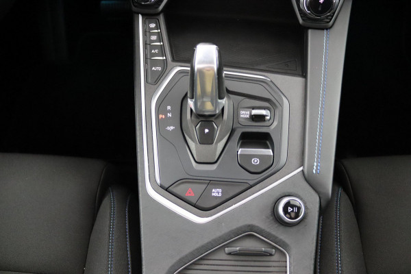 Lynk & Co 01 1.5*PLUG-IN*NAVI*PANO*CAM*ACC*CARPLAY*ECC*LED*
