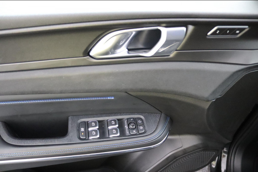 Lynk & Co 01 1.5*PLUG-IN*NAVI*PANO*CAM*ACC*CARPLAY*ECC*LED*