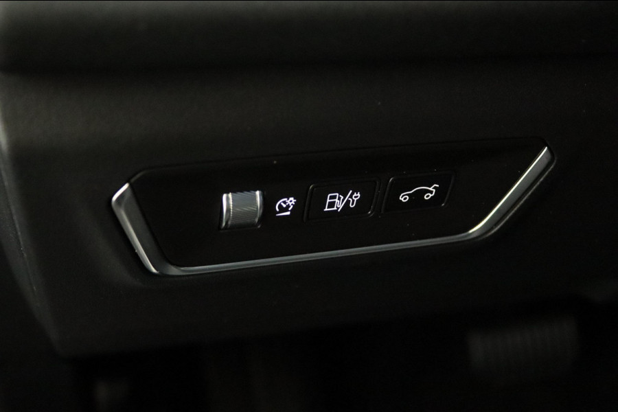 Lynk & Co 01 1.5*PLUG-IN*NAVI*PANO*CAM*ACC*CARPLAY*ECC*LED*