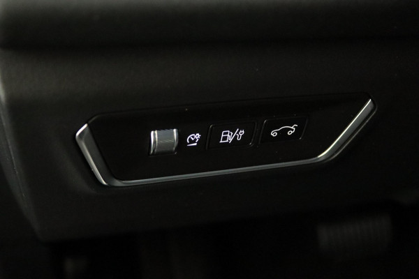 Lynk & Co 01 1.5*PLUG-IN*NAVI*PANO*CAM*ACC*CARPLAY*ECC*LED*