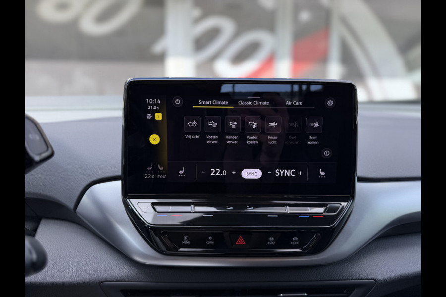 Volkswagen ID.4 Life 77 kWh / Trekhaak / Adapt. Cruise / Carplay / SoH 87% / PDC V+A / Stoel verwarming