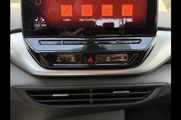 Volkswagen ID.4 Life 77 kWh / Trekhaak / Adapt. Cruise / Carplay / SoH 87% / PDC V+A / Stoel verwarming
