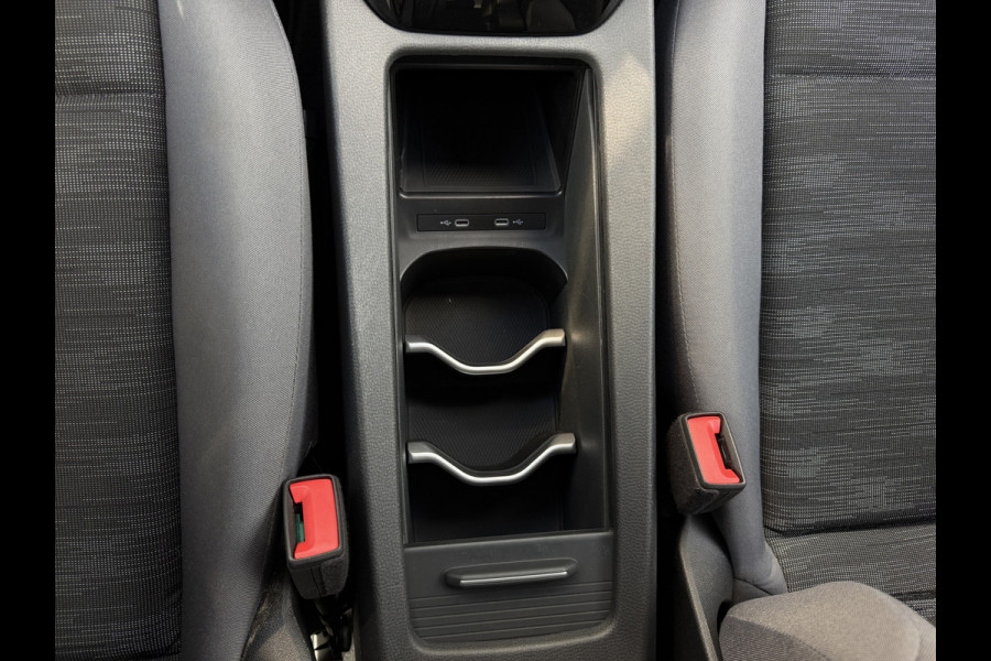 Volkswagen ID.4 Life 77 kWh / Trekhaak / Adapt. Cruise / Carplay / SoH 87% / PDC V+A / Stoel verwarming