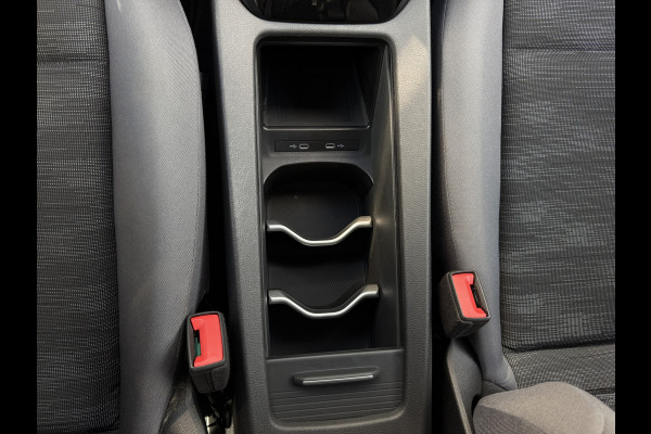 Volkswagen ID.4 Life 77 kWh / Trekhaak / Adapt. Cruise / Carplay / SoH 87% / PDC V+A / Stoel verwarming