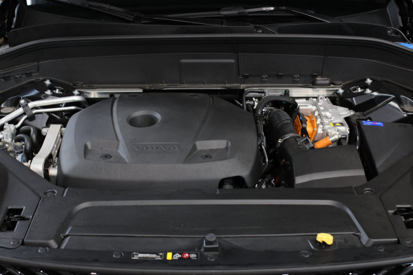 Volvo XC90 2.0 T8 Plug-in hybrid AWD Ultra Dark *Pano*B&W*Luchtvering*