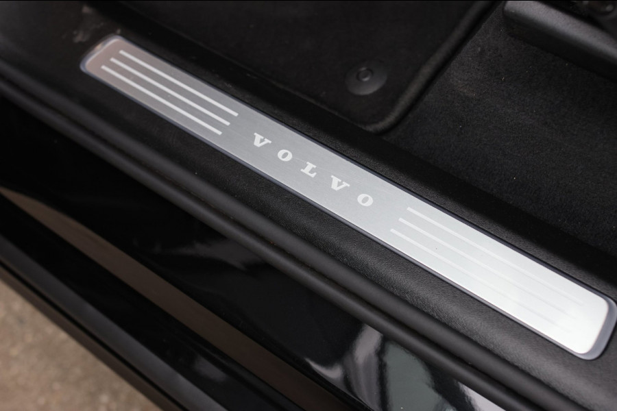 Volvo XC90 2.0 T8 Plug-in hybrid AWD Ultra Dark *Pano*B&W*Luchtvering*