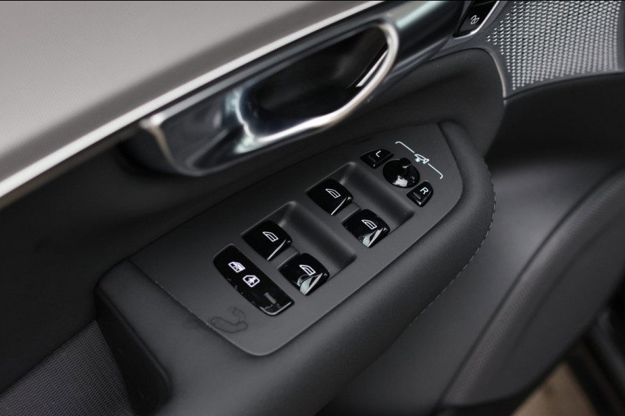 Volvo XC90 2.0 T8 Plug-in hybrid AWD Ultra Dark *Pano*B&W*Luchtvering*