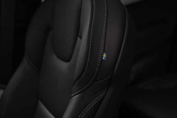 Volvo XC90 2.0 T8 Plug-in hybrid AWD Ultra Dark *Pano*B&W*Luchtvering*