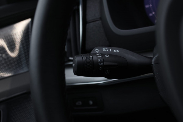 Volvo XC90 2.0 T8 Plug-in hybrid AWD Ultra Dark *Pano*B&W*Luchtvering*
