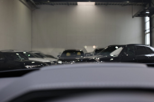 Volvo XC90 2.0 T8 Plug-in hybrid AWD Ultra Dark *Pano*B&W*Luchtvering*