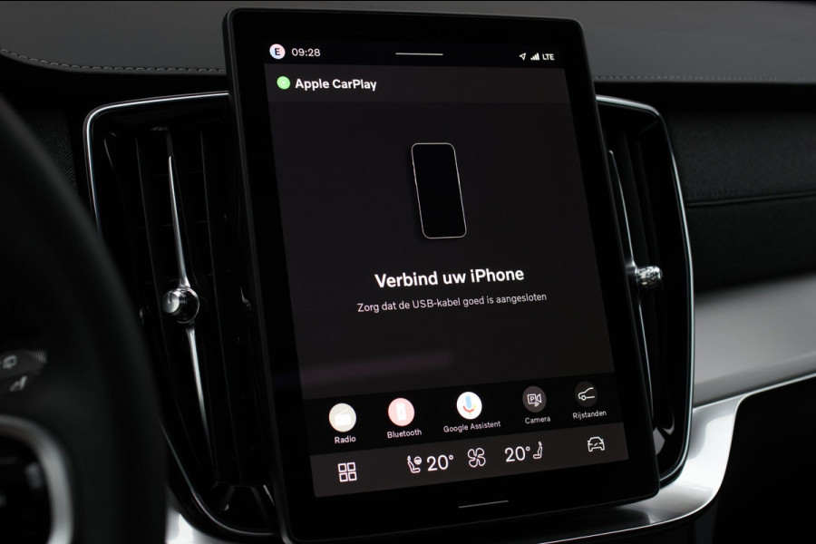 Volvo XC90 2.0 T8 Plug-in hybrid AWD Ultra Dark *Pano*B&W*Luchtvering*