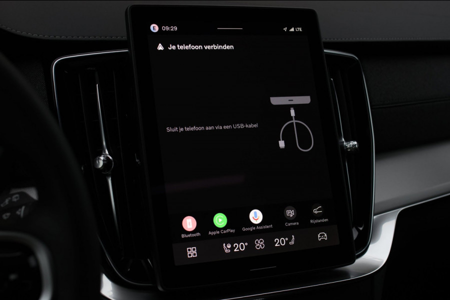 Volvo XC90 2.0 T8 Plug-in hybrid AWD Ultra Dark *Pano*B&W*Luchtvering*