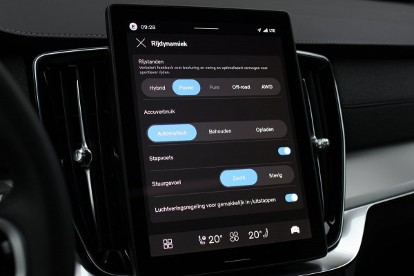 Volvo XC90 2.0 T8 Plug-in hybrid AWD Ultra Dark *Pano*B&W*Luchtvering*