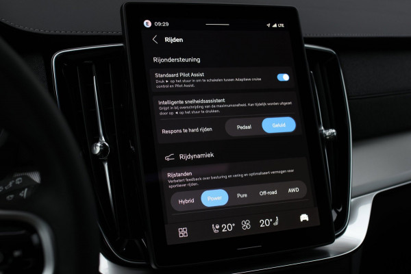 Volvo XC90 2.0 T8 Plug-in hybrid AWD Ultra Dark *Pano*B&W*Luchtvering*