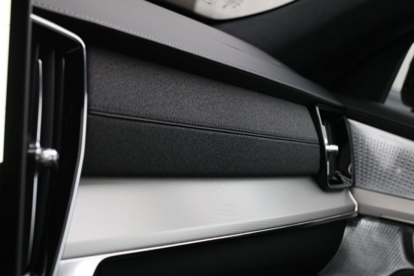 Volvo XC90 2.0 T8 Plug-in hybrid AWD Ultra Dark *Pano*B&W*Luchtvering*