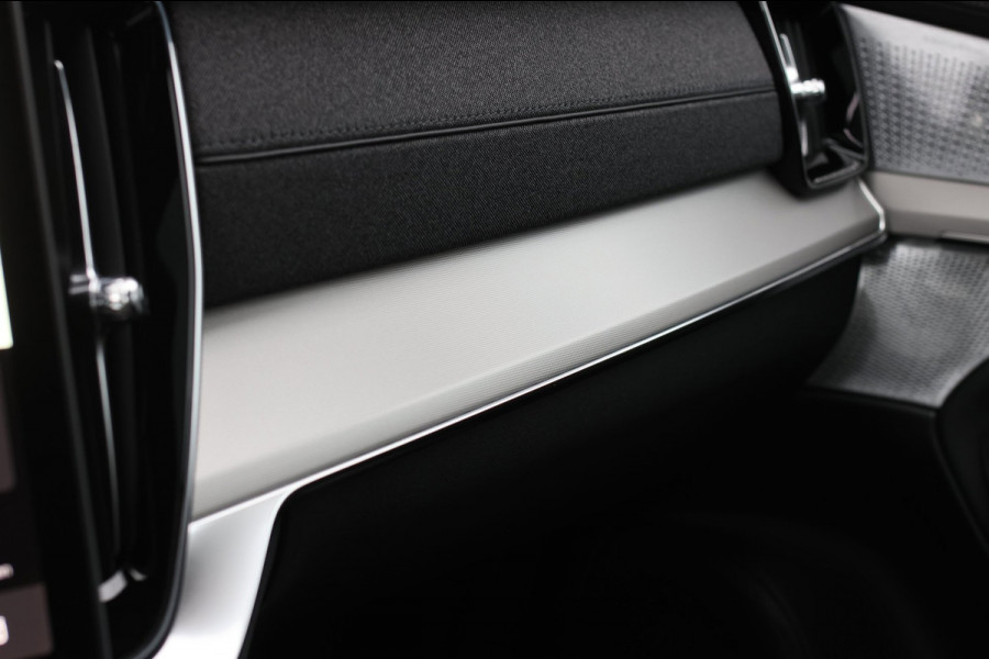 Volvo XC90 2.0 T8 Plug-in hybrid AWD Ultra Dark *Pano*B&W*Luchtvering*