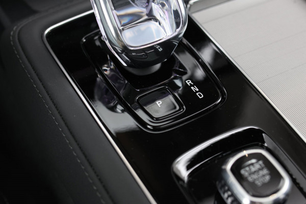 Volvo XC90 2.0 T8 Plug-in hybrid AWD Ultra Dark *Pano*B&W*Luchtvering*
