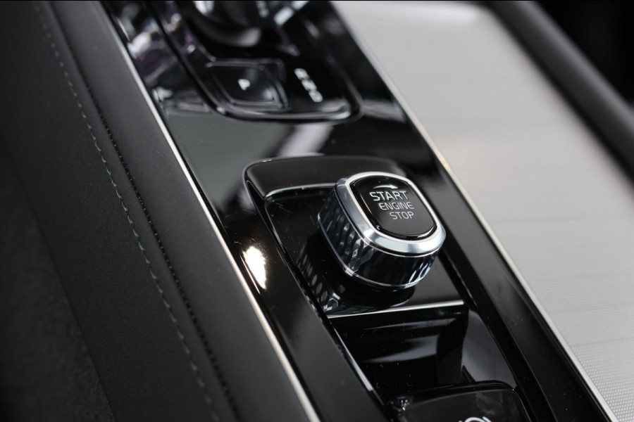 Volvo XC90 2.0 T8 Plug-in hybrid AWD Ultra Dark *Pano*B&W*Luchtvering*