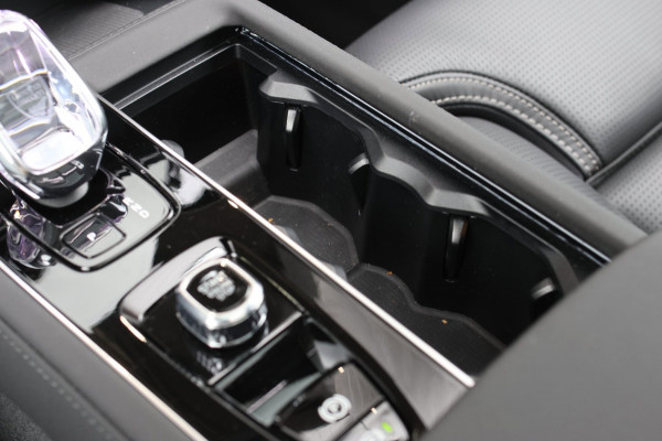 Volvo XC90 2.0 T8 Plug-in hybrid AWD Ultra Dark *Pano*B&W*Luchtvering*