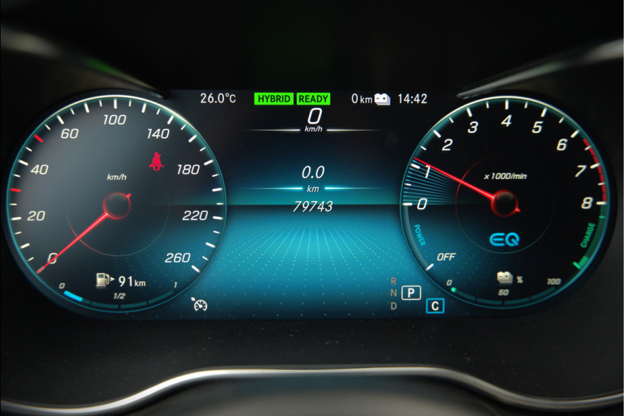 Mercedes-Benz C-Klasse Estate 300 e Business Solution AMG | Panoramadak | Stoelverwarming | 360 Camera | Dodehoekdetectie | Cruise Control | Apple Carplay | Navigatie | Trekhaak | DAB | Ambiance Verlichting | Multibeam | SOH 89,49%
