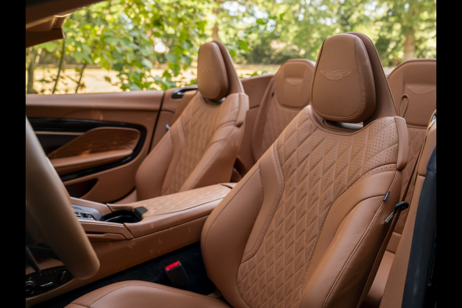 Aston Martin DB12 Volante 4.0 V8
