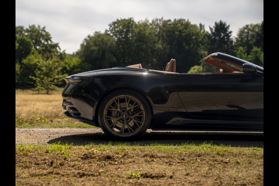 Aston Martin DB12 Volante 4.0 V8