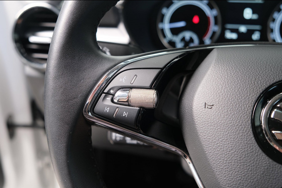 Škoda Fabia 1.0 TSI Ambition - N.A.P. Airco, Cruise, PDC, Carplay.