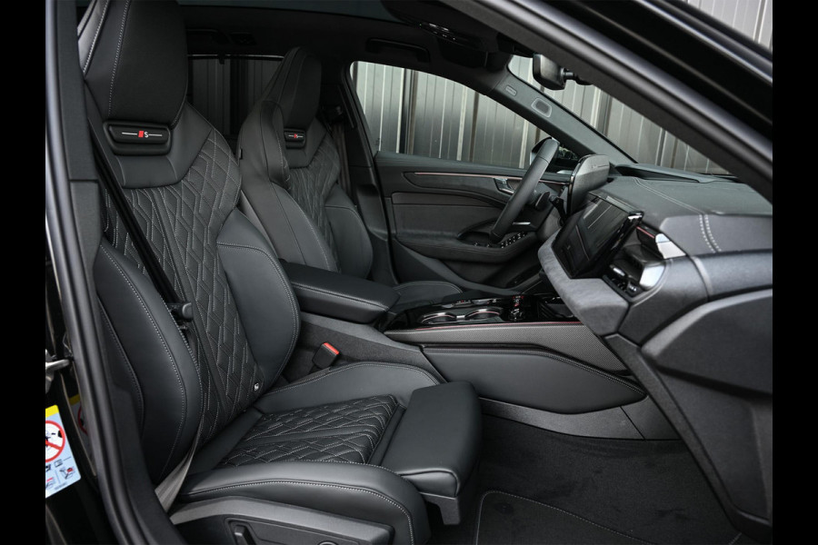 Audi A6 Avant 2.0 e-hybrid quattro S edition Competition | Panoramadak | 5 Jr Garantie | B&O | Stoelventilatie en Massage | 360 Camera | Luchtvering | Ambiance Interieur | Achterasbesturing | Carbon Inleg | Head-Up | S-Seats | Passagiers Display |