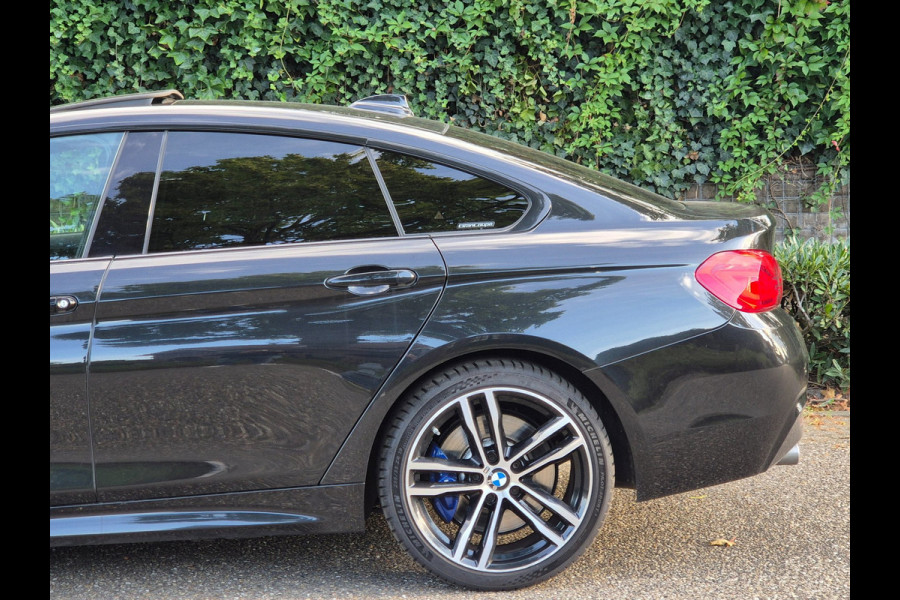 BMW 4 Serie Gran Coupé 420i M Sport High Ex Pano CarPlay Keyless Hifi Camera Shadow Line 19inch M Velgen 420i High Executive