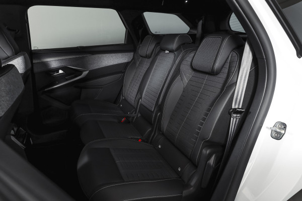 Peugeot 5008 1.2 Hybrid 145 GT 7-pers | Dig. Cockpit | Adapt. Cruise | Stoel-+Stuurverw. | PDC | 360 Camera | NAV + App. Connect | ECC | Elek. Klep | LM 19" | 7733